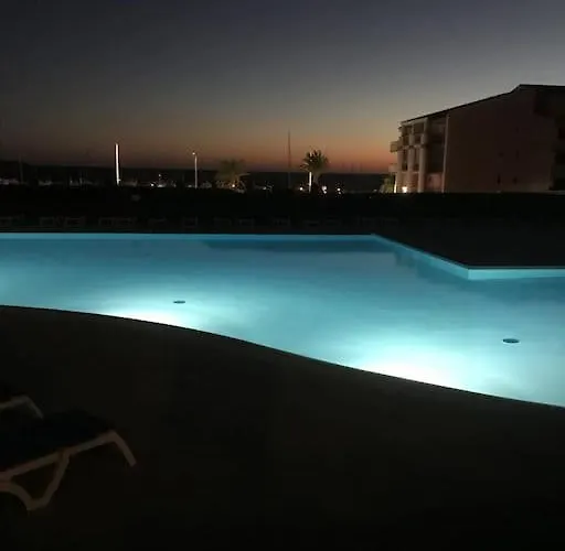 T2 Vue Avec Et Piscine Front De *