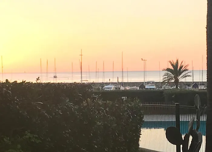 T2 Vue Avec Et Piscine Front De